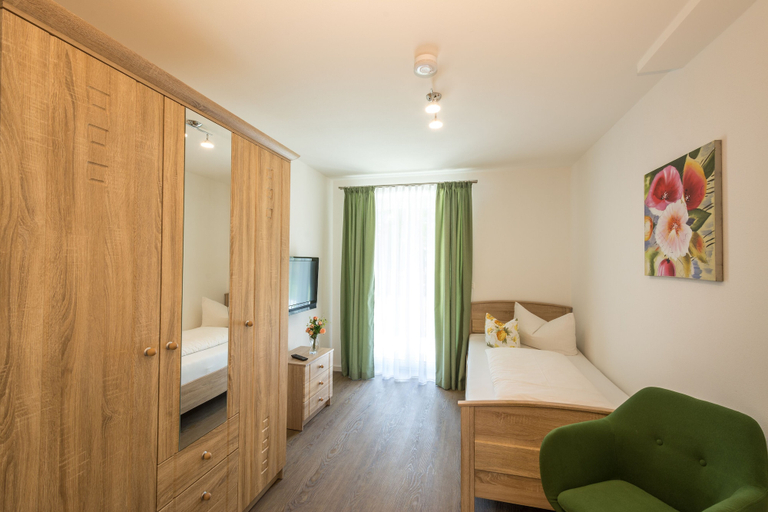 Bedroom 3, Villa Alpenpanorama, Garmisch-Partenkirchen