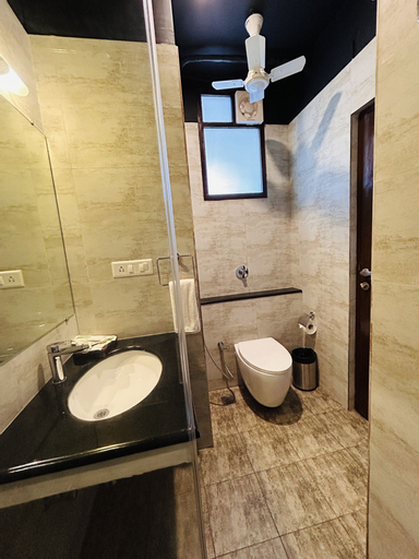 Bedroom 3, Le Miami Resort & Spa, Viluppuram