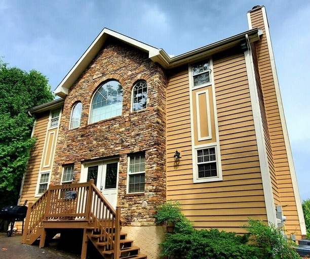 Exterior & Views 2, Care Bear 2, Sevier