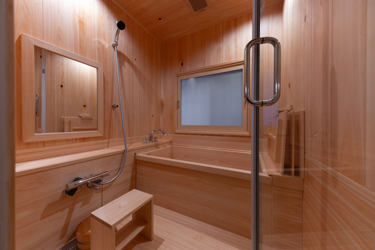 Bathroom 4, Moritosha, Nanto