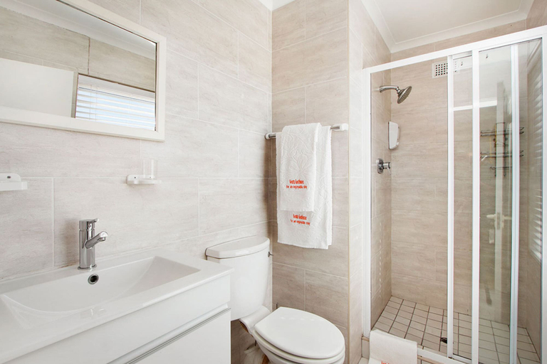 Bathroom 3, Kwantu Guesthouses, City of Cape Town