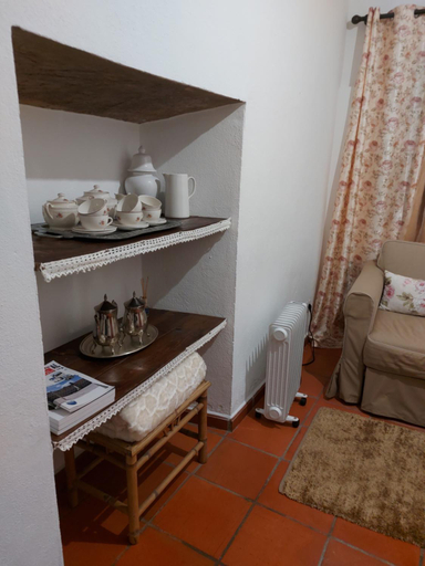 Others 5, A Casinha da Vila, Vila Viçosa