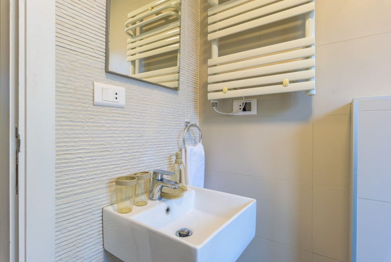 Bathroom 3, 961 Station Apartments in Mar Mikhael, Beirut