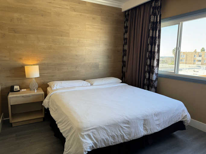 Bedroom 3, Garden Suite Hotel, Los Angeles
