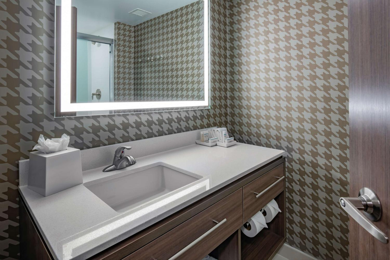 Bathroom 12