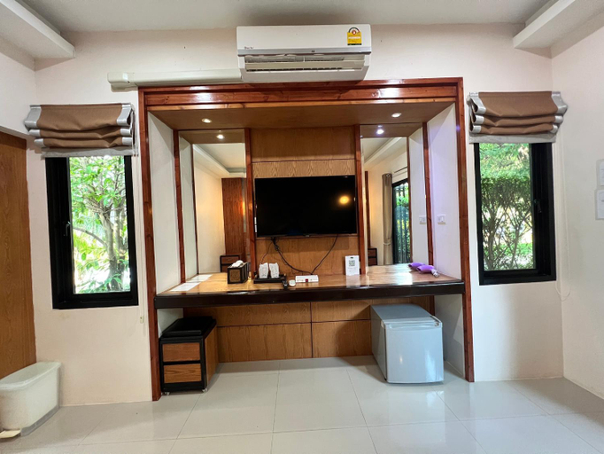 Bathroom 5, The Canal Garden Resort, Tha Yang