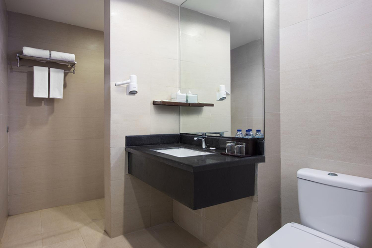 Bathroom 13