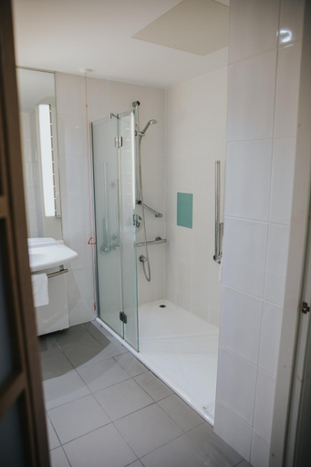 Bathroom 5, Novotel Sheffield Centre, Sheffield