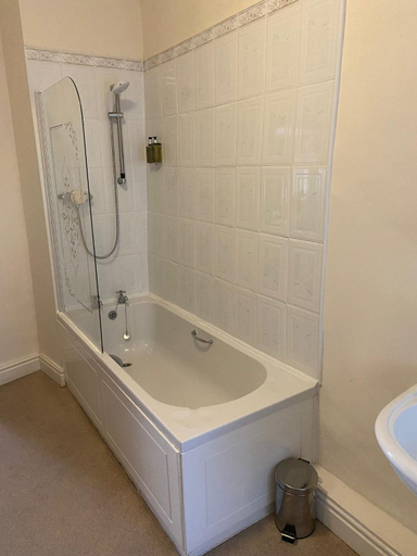 Bathroom 2, George Hotel, Cumbria