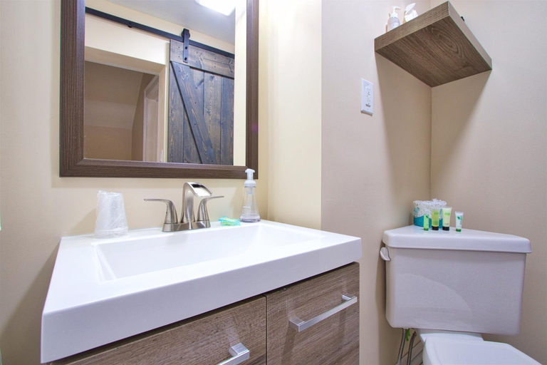 Bathroom 4, Clay Corner Inn, Montgomery