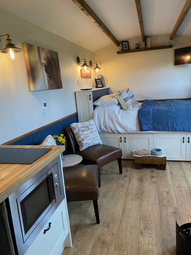 Bedroom 2, Silver Fern Glamping, Ceredigion