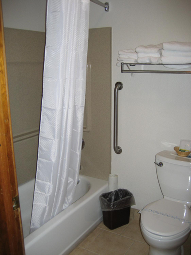 Bathroom 4, Americas Best Value Inn Burns, Harney