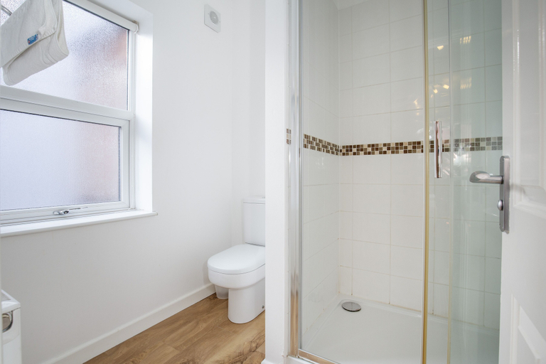 Bathroom 3, Marlborough Hotel, Norfolk