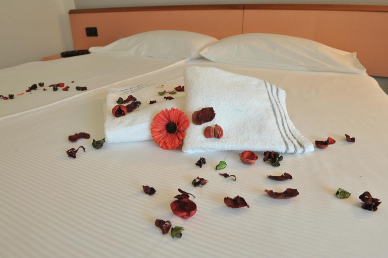 Bedroom 2, Bahnhof Haus, Como