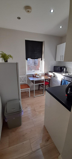 Others 4, Comfy Fenia Stay, London
