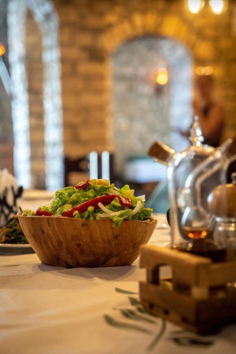Food & Drinks 5, Bujtina Kapllani, Beratit