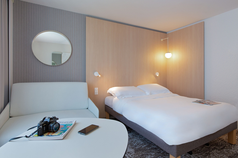 Bedroom 4, Hotel Novotel Aix en Provence Pont de l'Arc Fenouillères, Bouches-du-Rhône