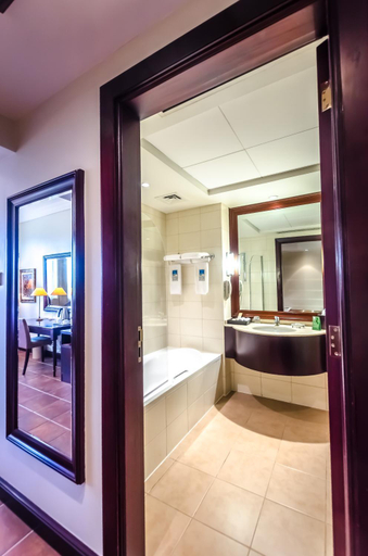 Bathroom 4, Arabian Ranches Golf Club, Dubai