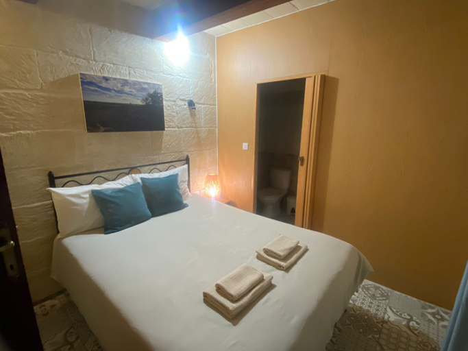 Bedroom 2, A la maison B&B