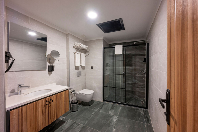 Bathroom 5, The Nirvanas Hotel, Bakırköy