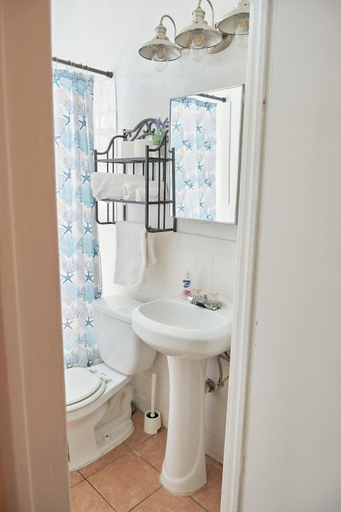 Bathroom 3, Little Havana Executive 11, Miami-Dade
