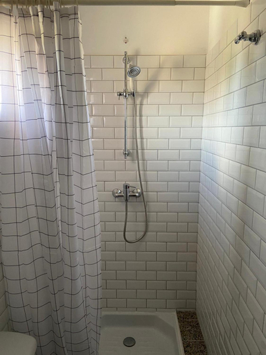 Bathroom 5, Chez Marie, Haute-Corse