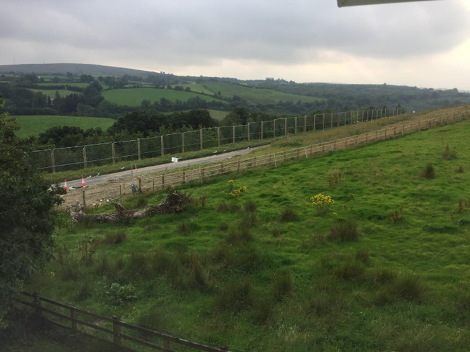 Others 3, Brackfield House double and single bed free breakfast parking strong wifi, Derry and Strabane