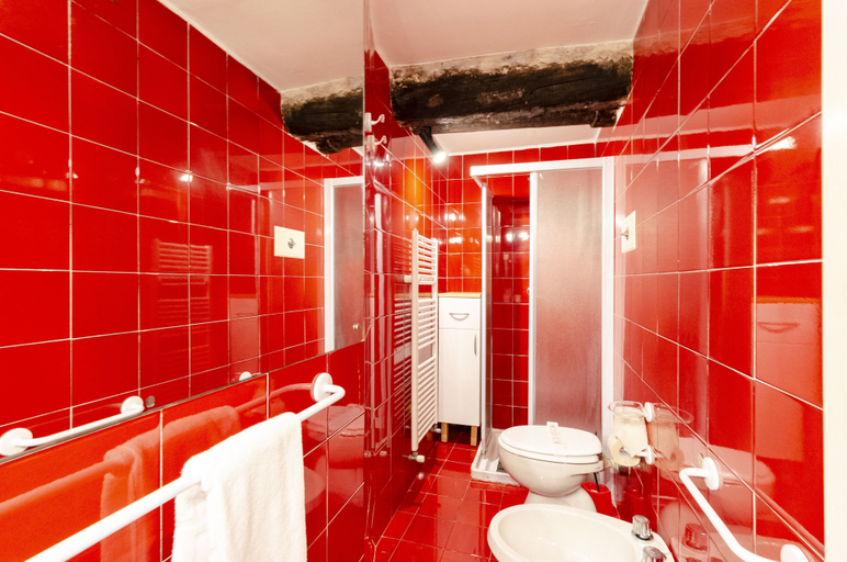 Bathroom 4, JOIVY Flat By The Sea Promenade, Genova