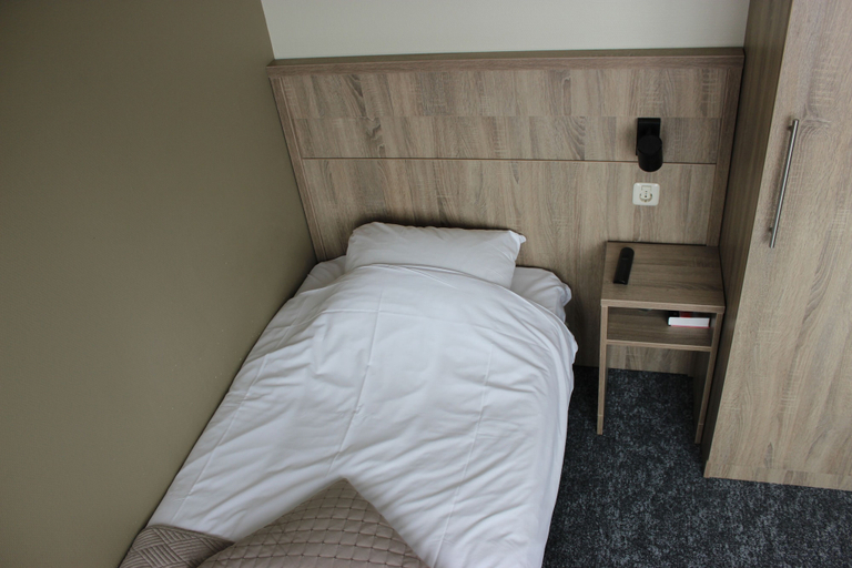 Bedroom 4, Hotel de Klok, Ameland