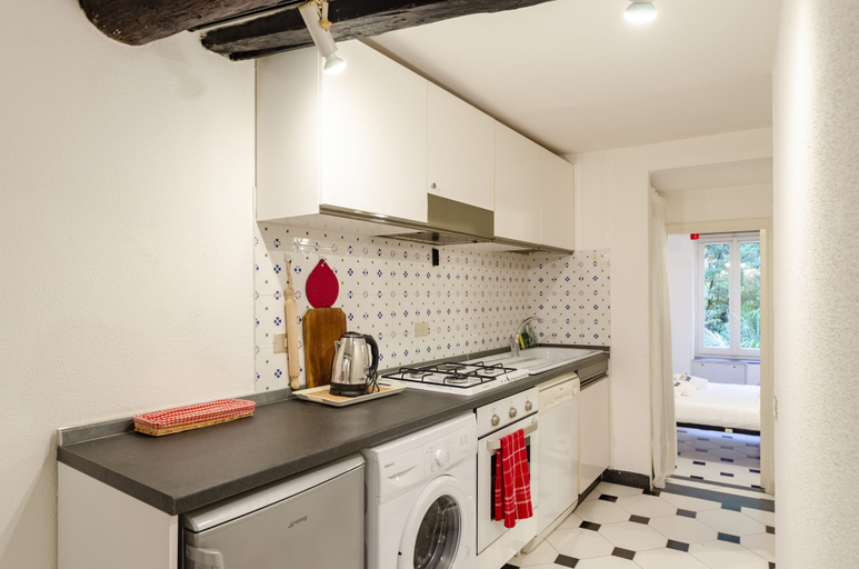 Private kitchen 5, JOIVY Flat By The Sea Promenade, Genova