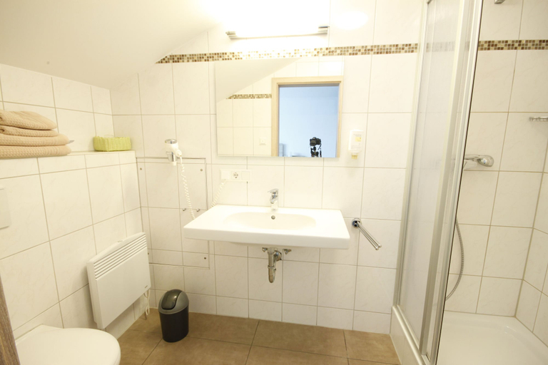 Bathroom 5, Am Treidelpfad, Neckar-Odenwald-Kreis
