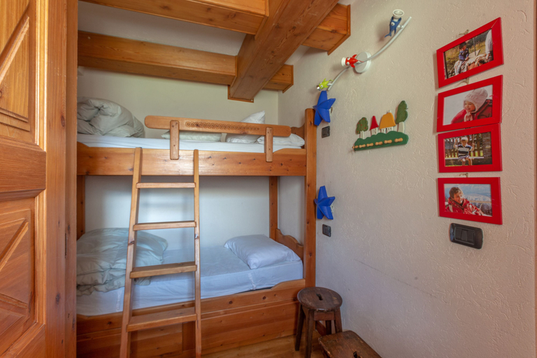 Bedroom 2, JOIVY Charming Flat W/Mountain View, Aosta