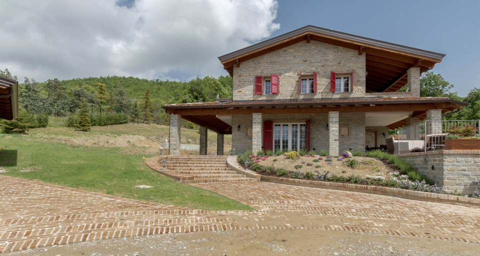 Exterior & Views 2, JOIVY Superb Villa For 7 W/Backyard And Bbq Area In Vaccarezza, Piacenza