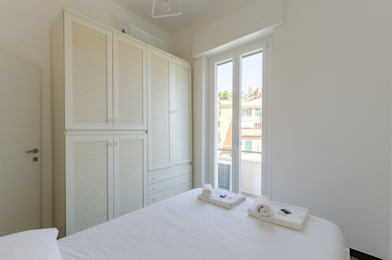 Room 4, JOIVY Two Steps From The Sea In Genoa, Genova