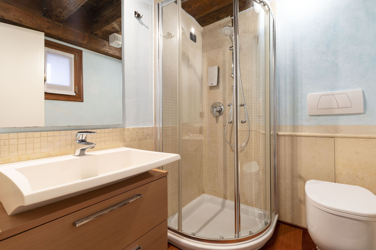 Bathroom 4, Doge Morosini Palace, Venezia