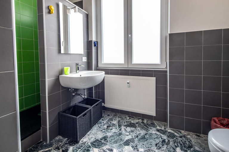 Bathroom 2, JOIVY Spacious Family Flat For 6 People In Genova, Genova
