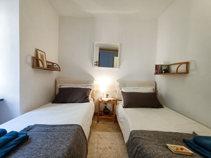 Room 2, JOIVY Villa Milva W/ Car Park Beside The Beach, Genova