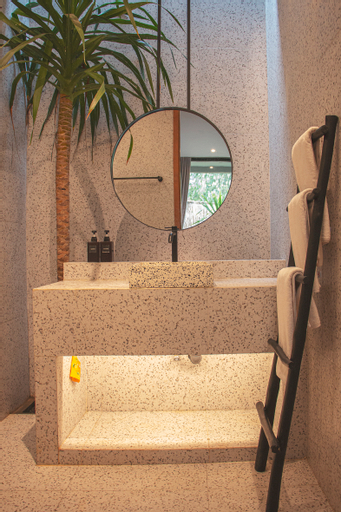 Bathroom 11