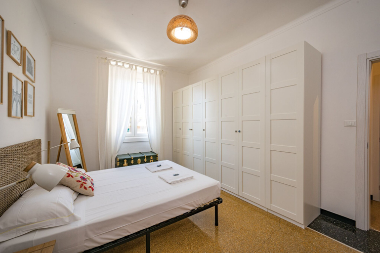 Room 4, JOIVY Penthouse Flat W/Terrace, Genova