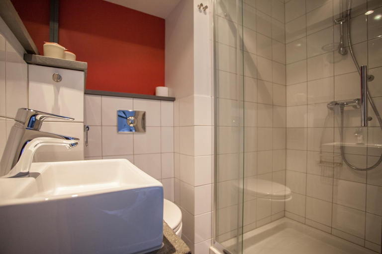 Bathroom 3, Chaumiere Lodge, Haute-Savoie