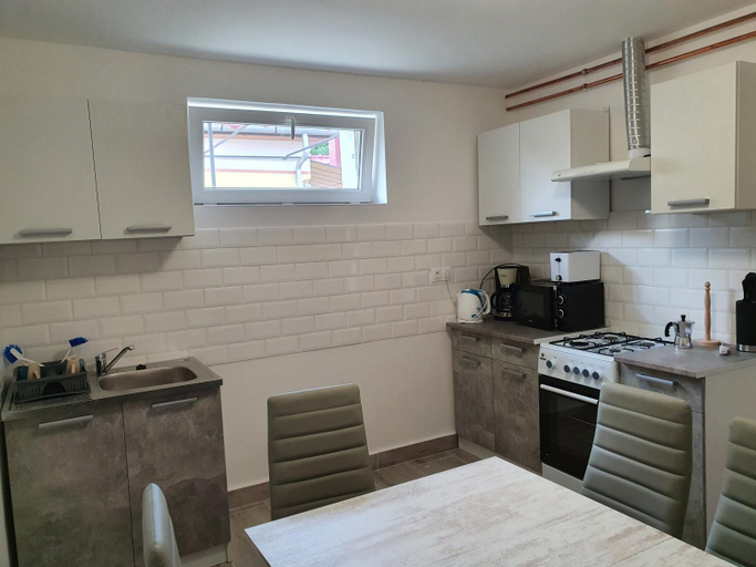 Others 2, Familia Apartman Cserkeszolo, Kunszentmárton