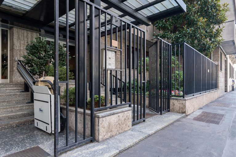 Exterior 4, JOIVY Superb Flat W/Home Office, Milano