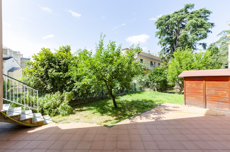 Property grounds 5, JOIVY Stylish Flat W/Terrace, Genova