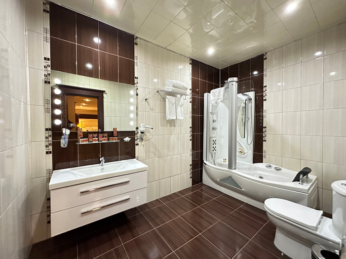 Bathroom 5, Modern Hotel, Baku