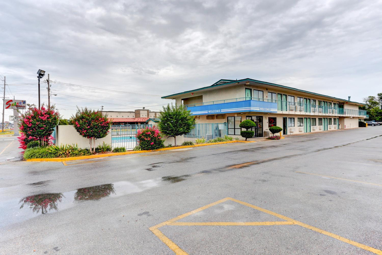 Others 5, Motel 6 Jonesboro, AR, Craighead