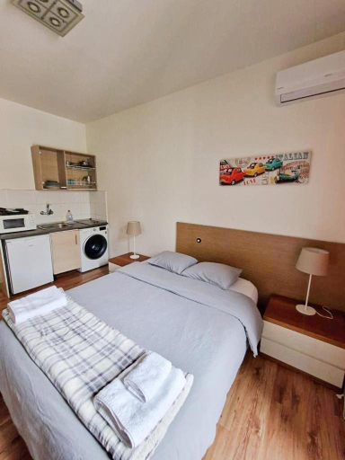 Others 3, Apartamentos SmartRenting Tribunal, Madrid