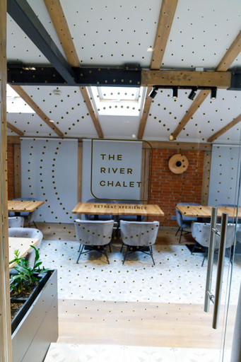 Food & Drinks 3, The River Chalet, Saliste