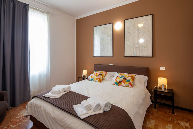 Room 3, JOIVY Spacious Family Flat For 6 People In Genova, Genova
