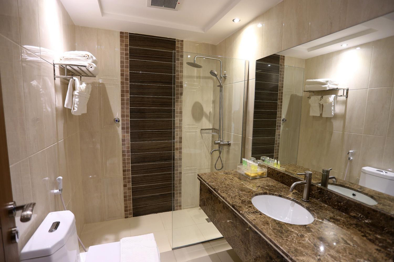 Bathroom 4, Arjaan Altakhassusi Hotel Suites, Riyadh
