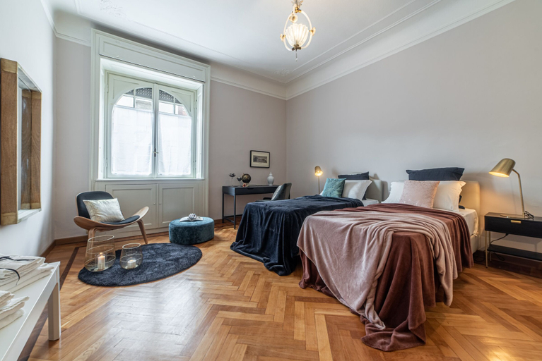 Room 4, JOIVY Sophisticated Flat W/ Desk, Milano